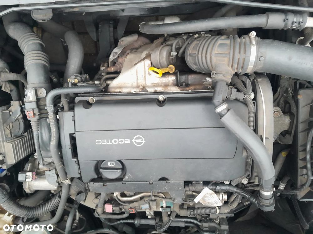 Opel Astra 1.6 Turbo Edition - 23
