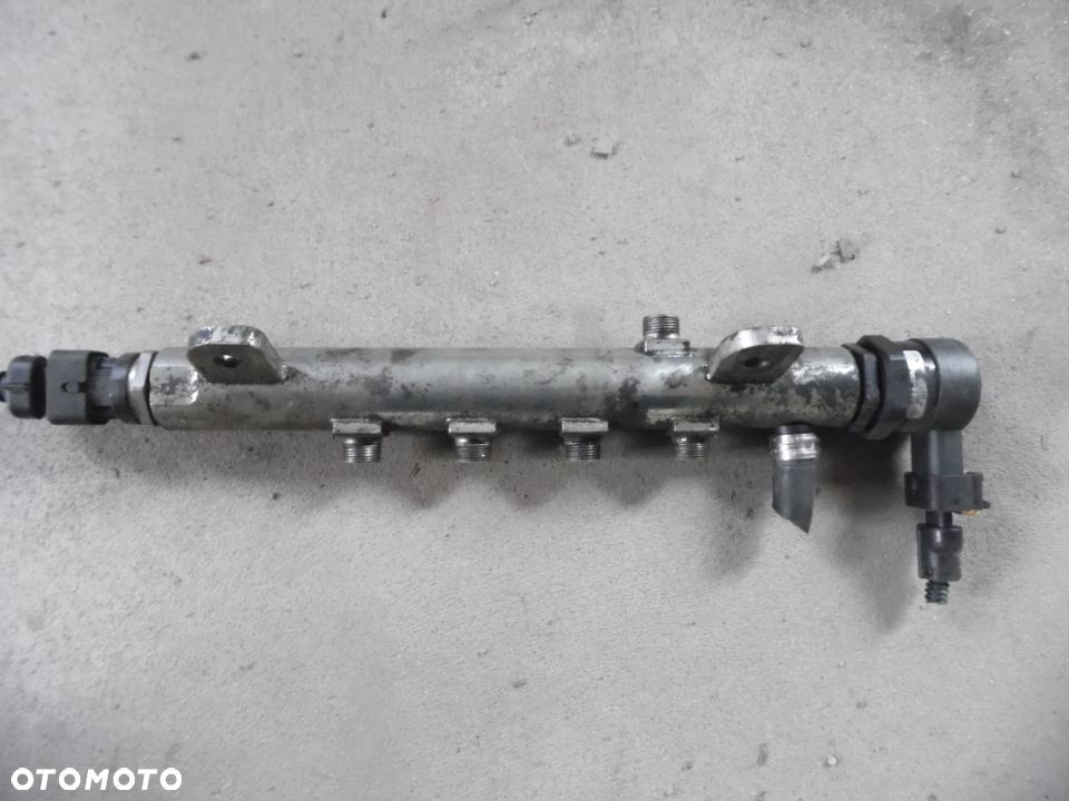 Opel astra H listwa wtryskowa 8200718753 - 1