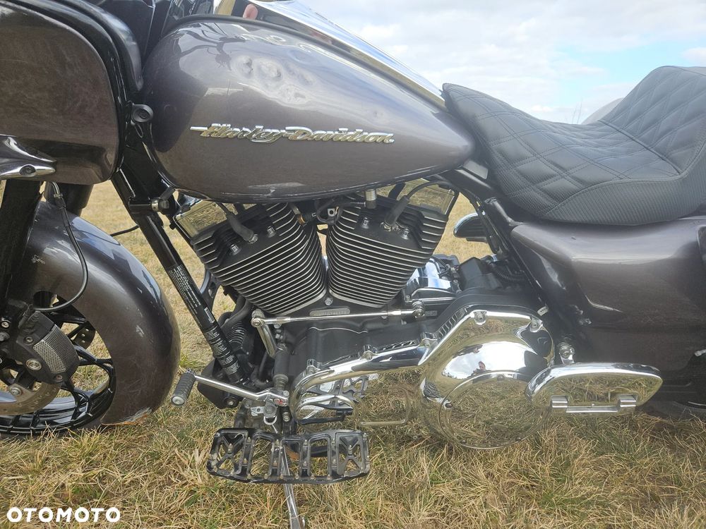 Harley-Davidson Touring Road Glide - 10