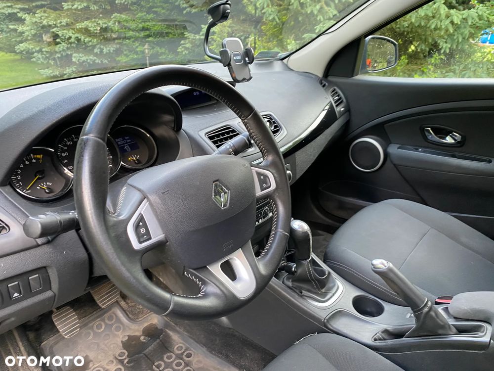 Renault Fluence 1.6 16V Color Edition - 30