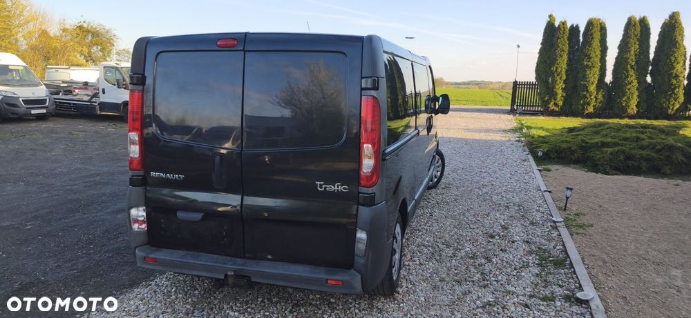 Opel Vivaro L2H1 2.9t - 25