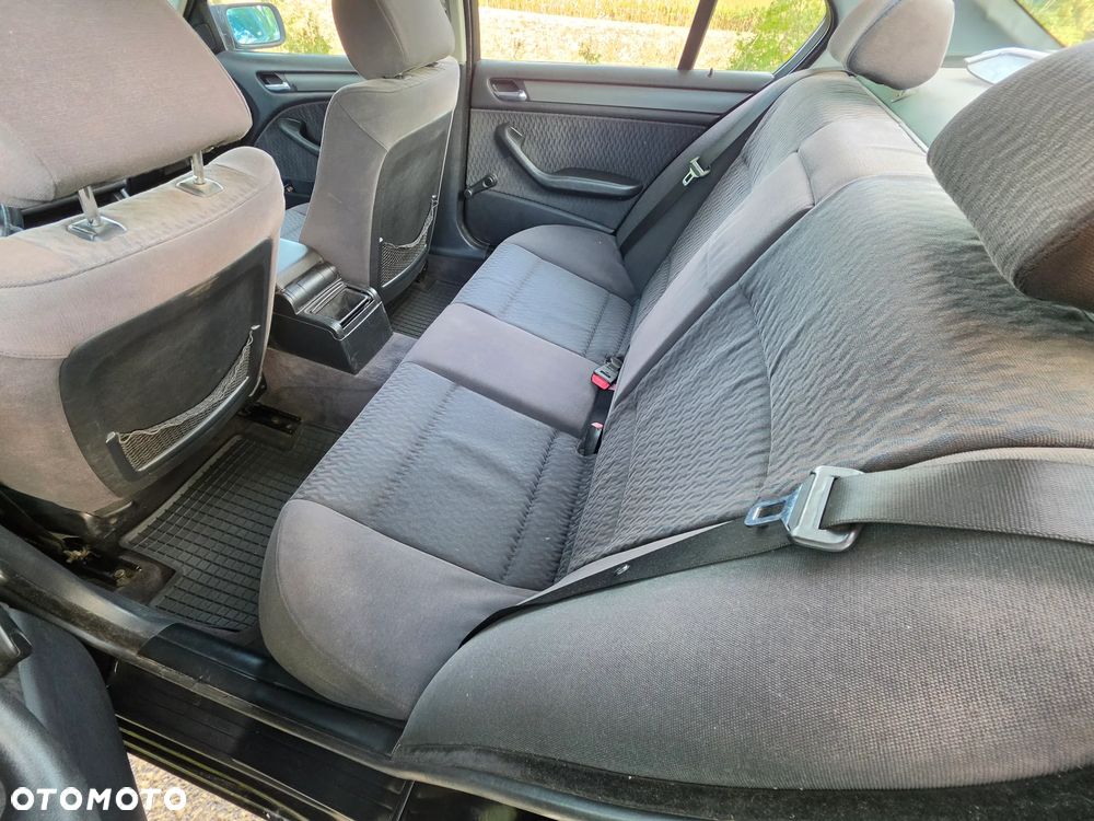 BMW Seria 3 316i - 8
