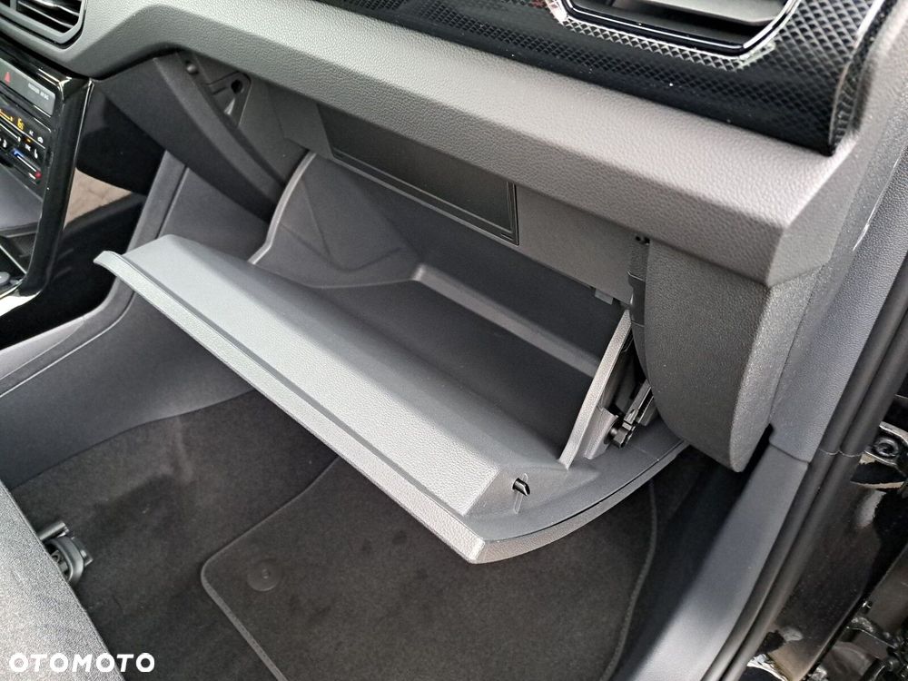Volkswagen T-Cross 1.0 TSI Life Plus - 33