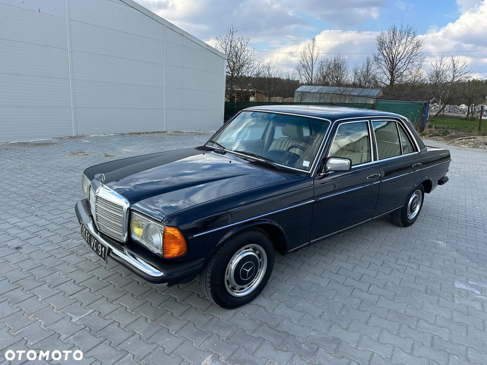 Mercedes-Benz W123 - 13