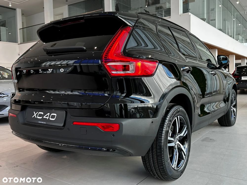 Volvo XC 40 B3 Plus Dark - 8