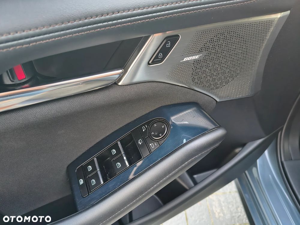 Mazda 3 e-SKYACTIV-G 122 M HYBRID EXCLUSIVE-LINE - 32