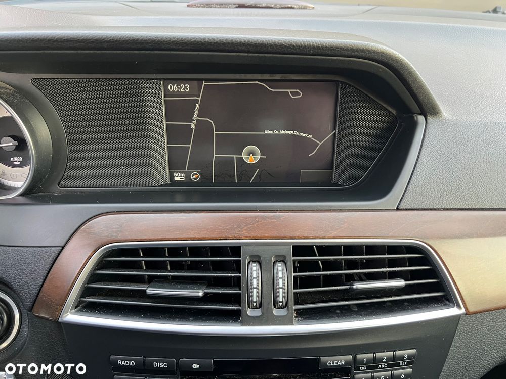 Mercedes-Benz Klasa C 220 CDI DPF Automatik BlueEFFICIENCY Elegance - 27