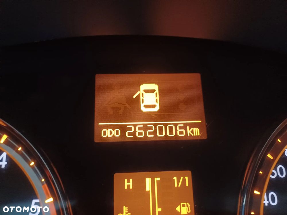 Toyota Avensis 2.0 D-4D - 19