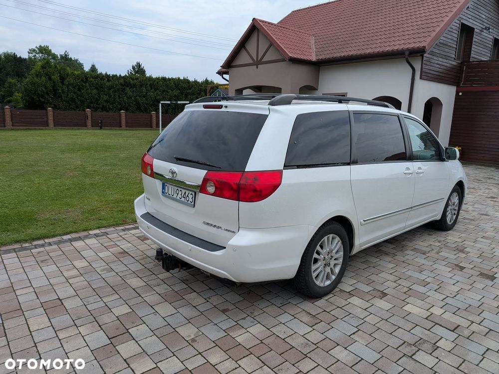 Toyota Sienna - 5