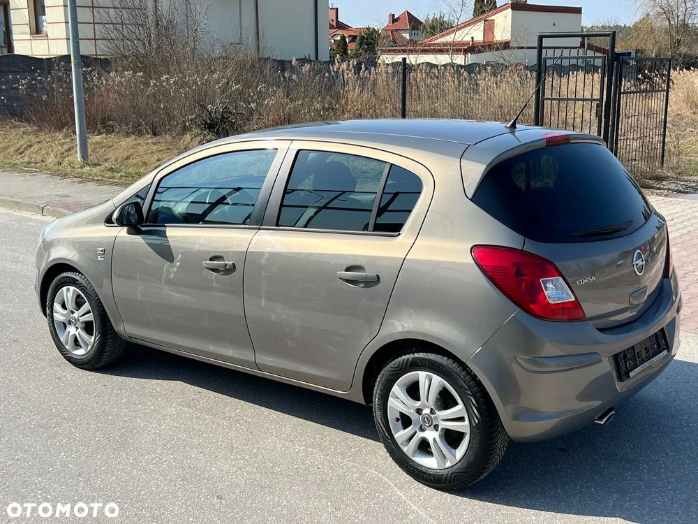 Opel Corsa 1.4 16V 150 Jahre - 14
