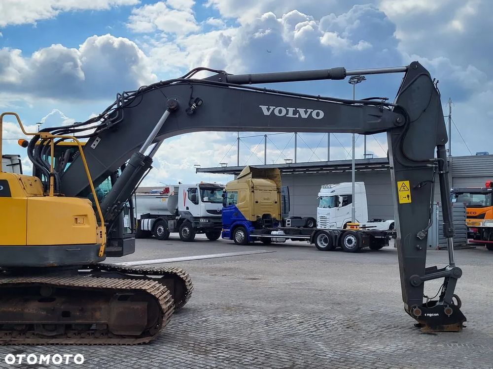 Volvo ECR235 DL - 8