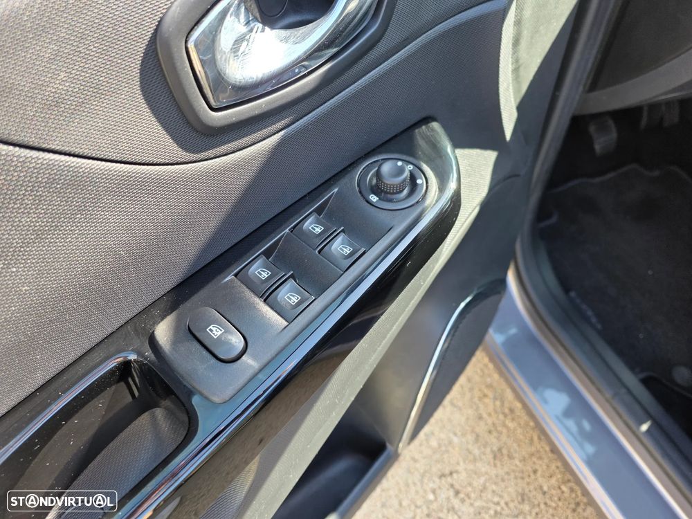 Renault Captur 1.5 dCi Exclusive - 15