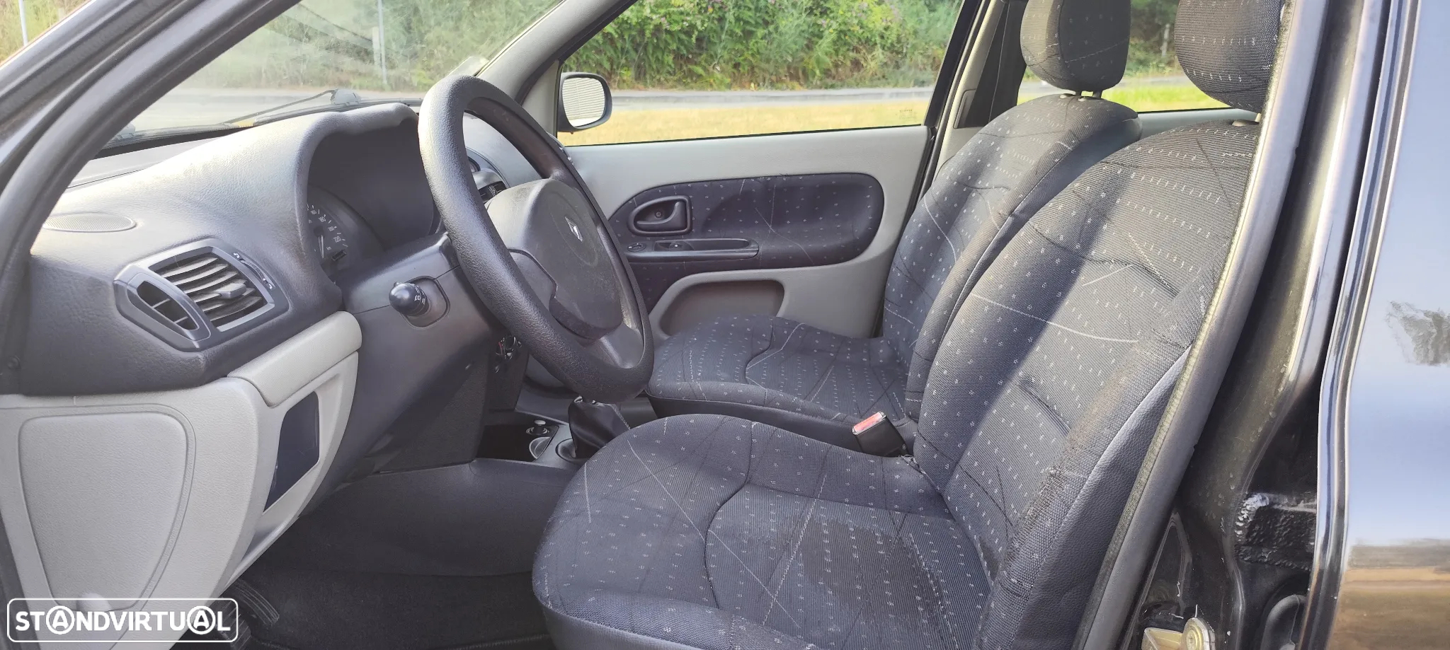 Renault Clio 1.2 16V Privilège - 9
