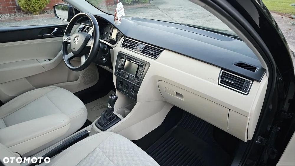 Skoda RAPID 1.4 TSI Active DSG - 16