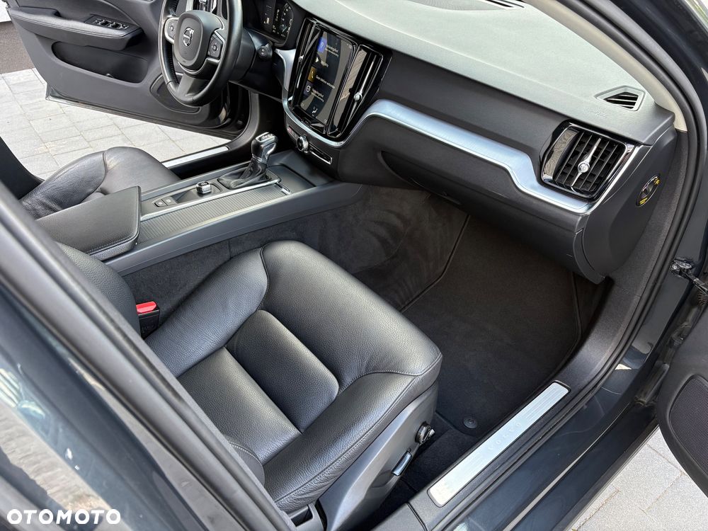 Volvo V60 D3 Momentum Pro - 19
