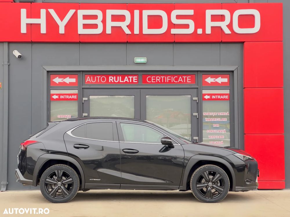Lexus UX 250h FWD Executive - 9