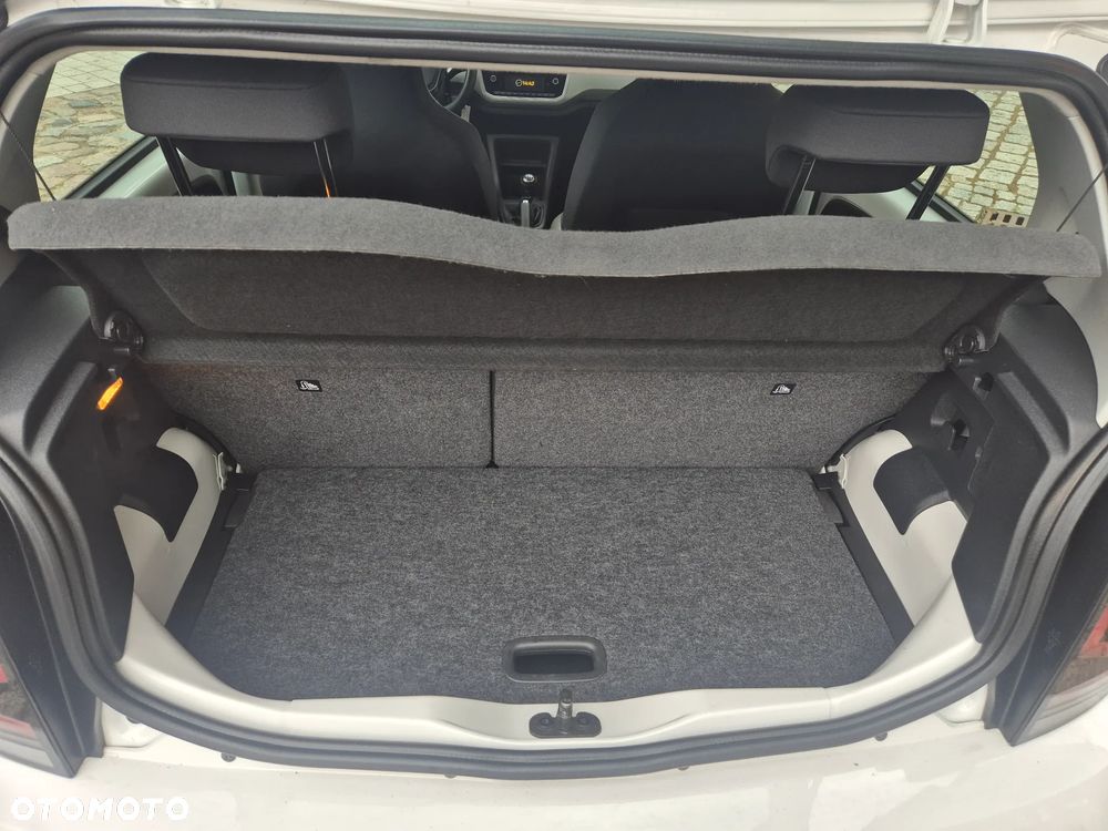 Volkswagen up! (BlueMotion Technology) move - 19