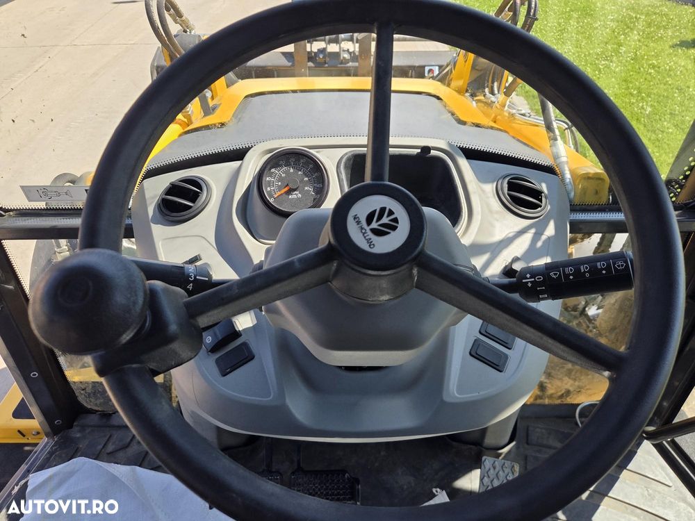 New Holland EX DEMO, 184h, B100D, FULL OPTION, 120CP, cutie automata POWERSHIFT, brat excavare extensibil cu inst picon pe el, MICHELIN, cupa multifunctionala 4x1, FURCI, Aer cond, Certificat CE, posibilitate leasing 4 ani-PROMOTIE 75.900 EUR+Tva - 30
