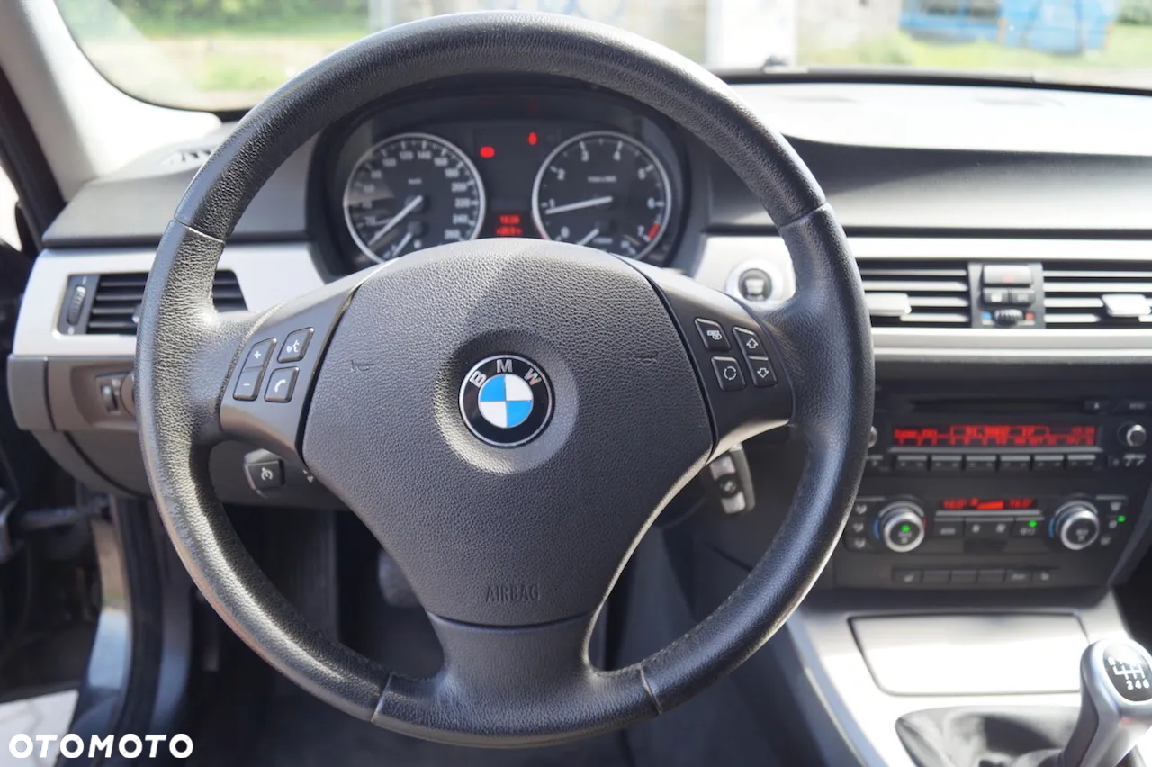 BMW Seria 3 318i Touring Edition Exclusive - 10