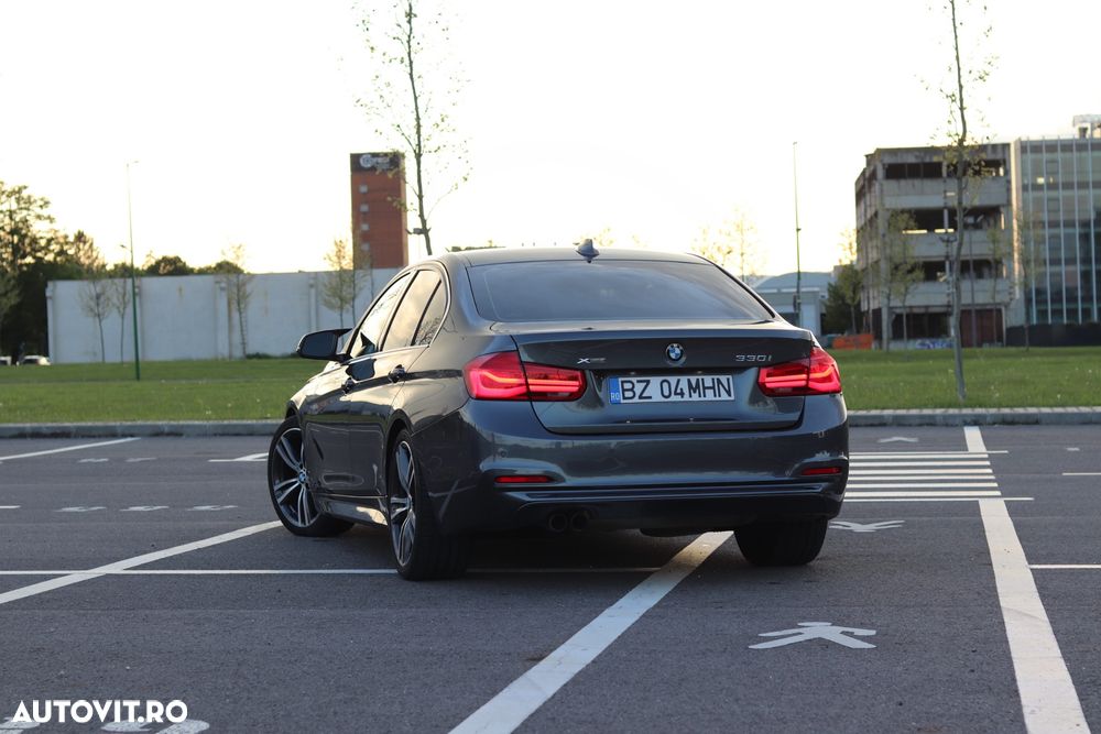 BMW Seria 3 330i xDrive Aut. Sport Line - 2