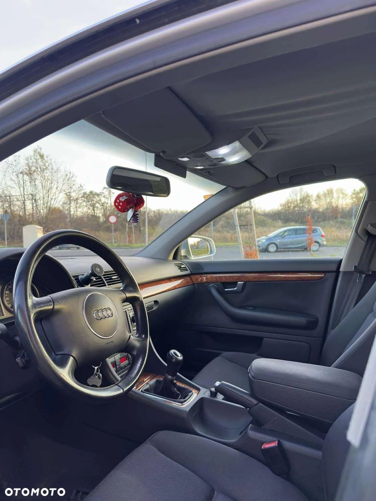 Audi A4 Limousine - 9