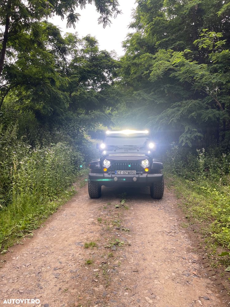 Jeep Wrangler - 2