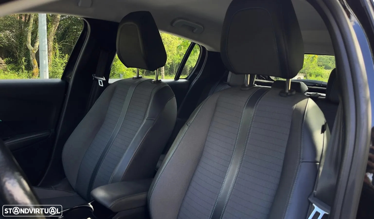 Peugeot 208 1.2 PureTech Allure Pack EAT8 - 10