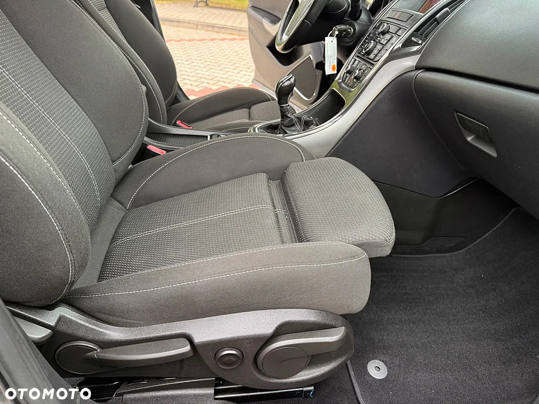 Opel Astra 1.4 Turbo Cosmo - 6
