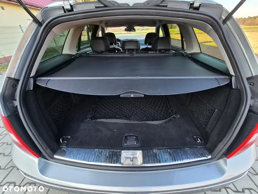 Mercedes-Benz Klasa C 180 BlueEFFICIENCY Avantgarde - 39