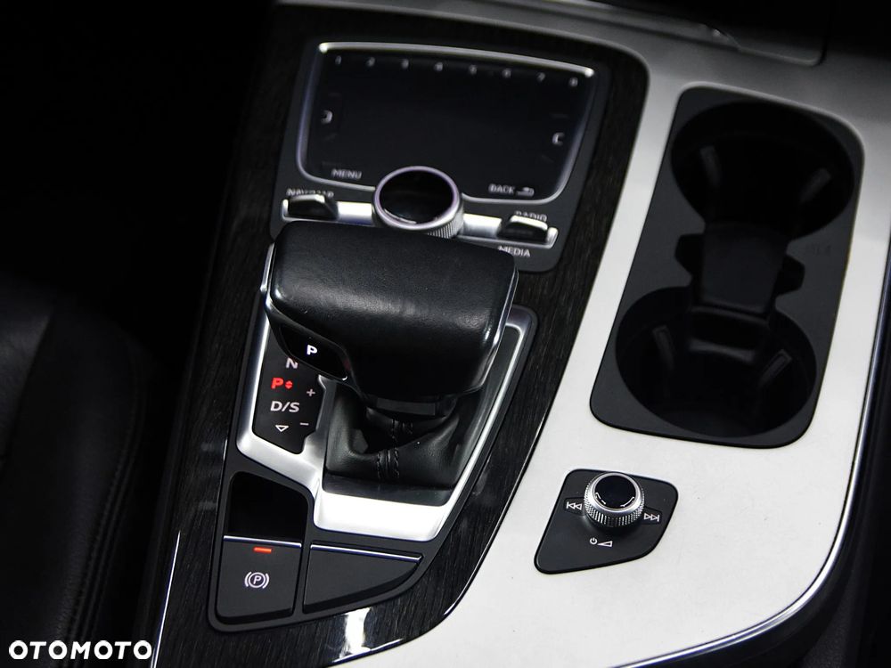 Audi Q7 - 25