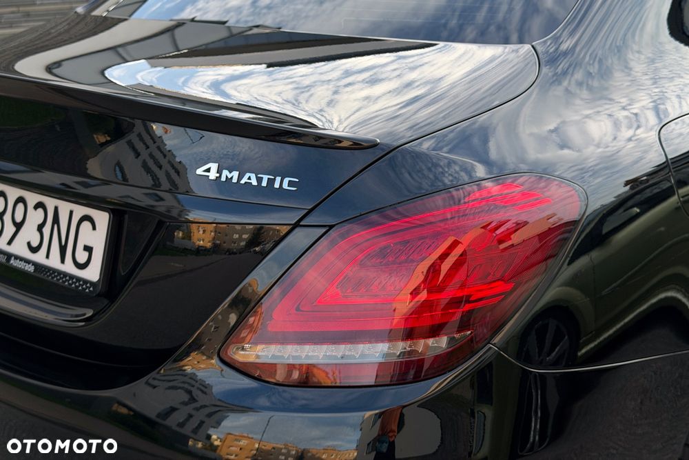 Mercedes-Benz Klasa C 300 4MATIC 9G-TRONIC - 5