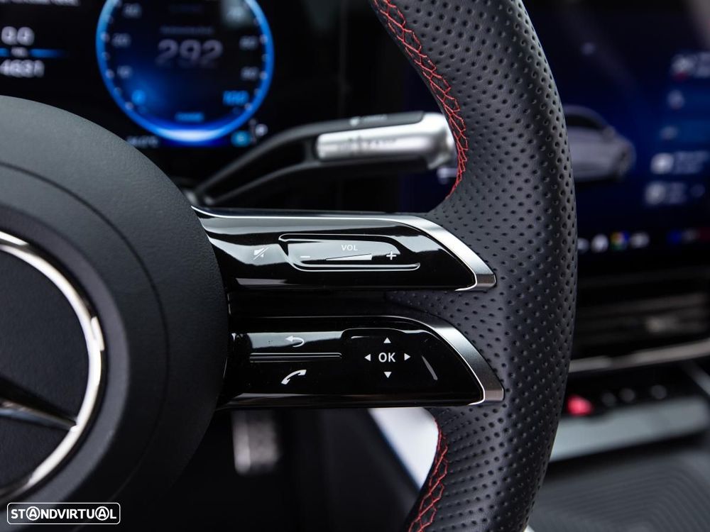 Mercedes-Benz CLA 350 EQ 4Matic - 28