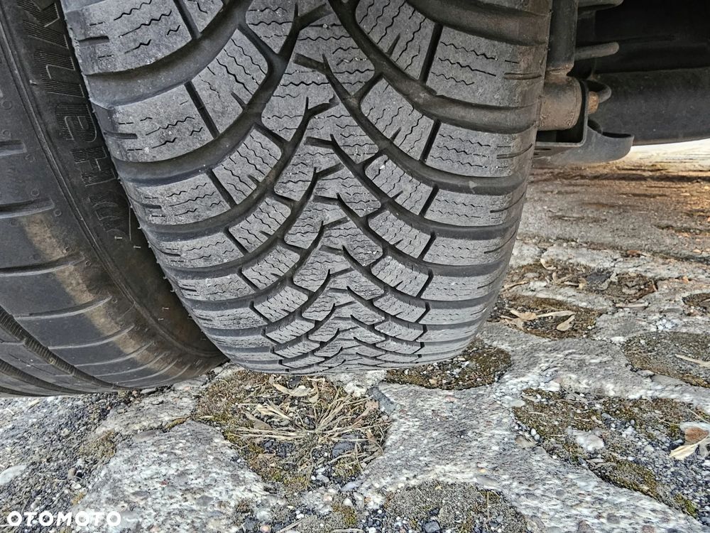 Ford Fiesta 1.1 S&S TITANIUM - 38