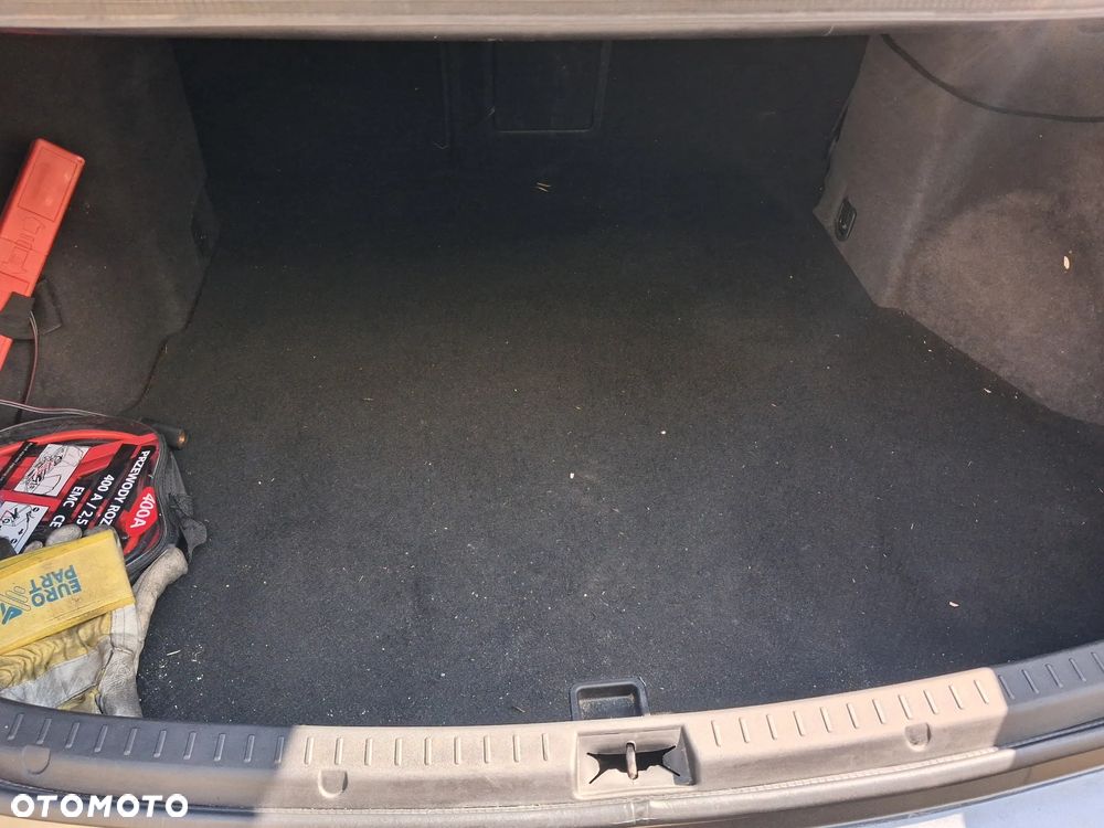 Toyota Avensis - 5