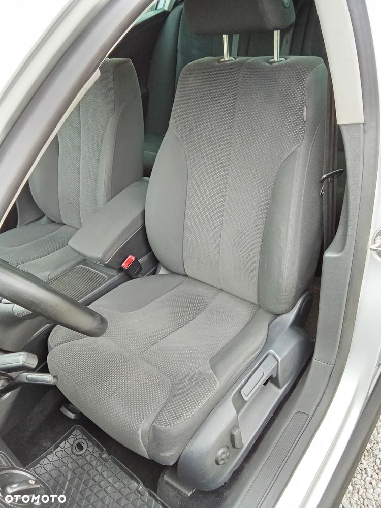 Volkswagen Passat - 16