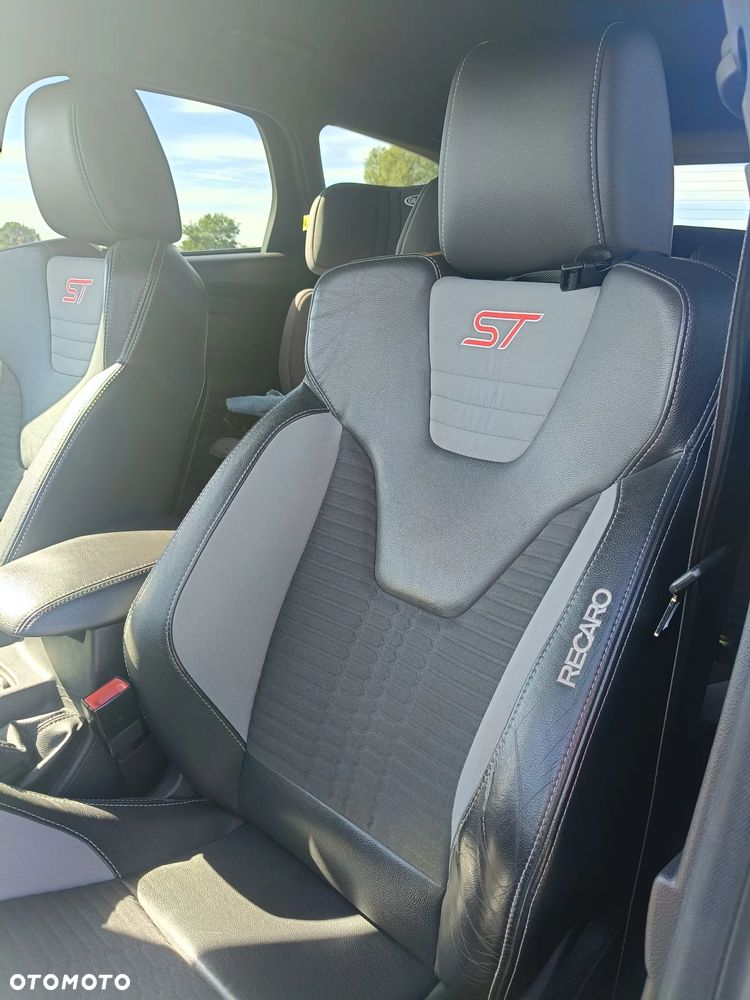 Ford Focus ST - 7