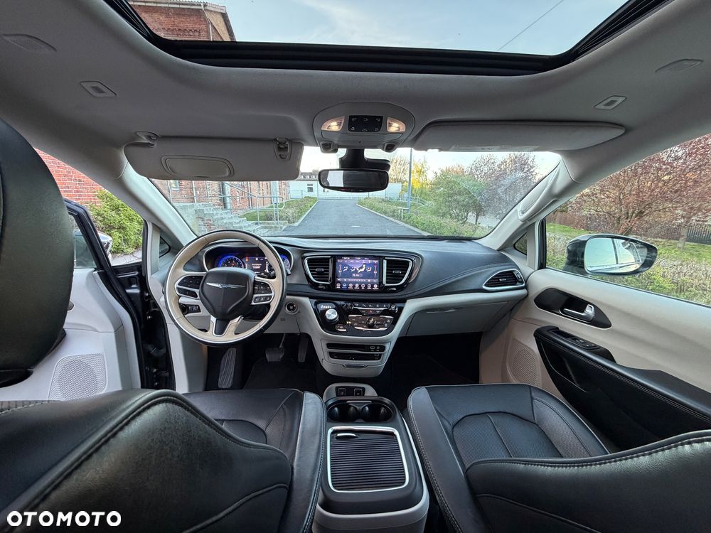 Chrysler Pacifica - 9