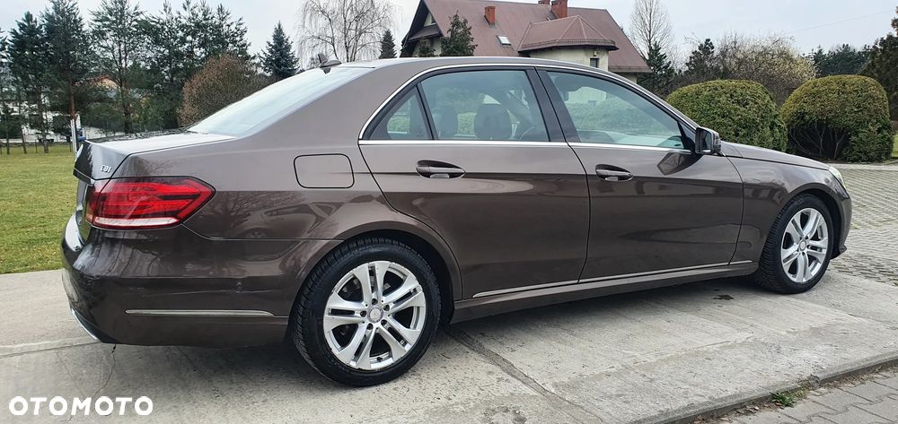 Mercedes-Benz Klasa E 220 CDI BlueEff Avantgarde - 12
