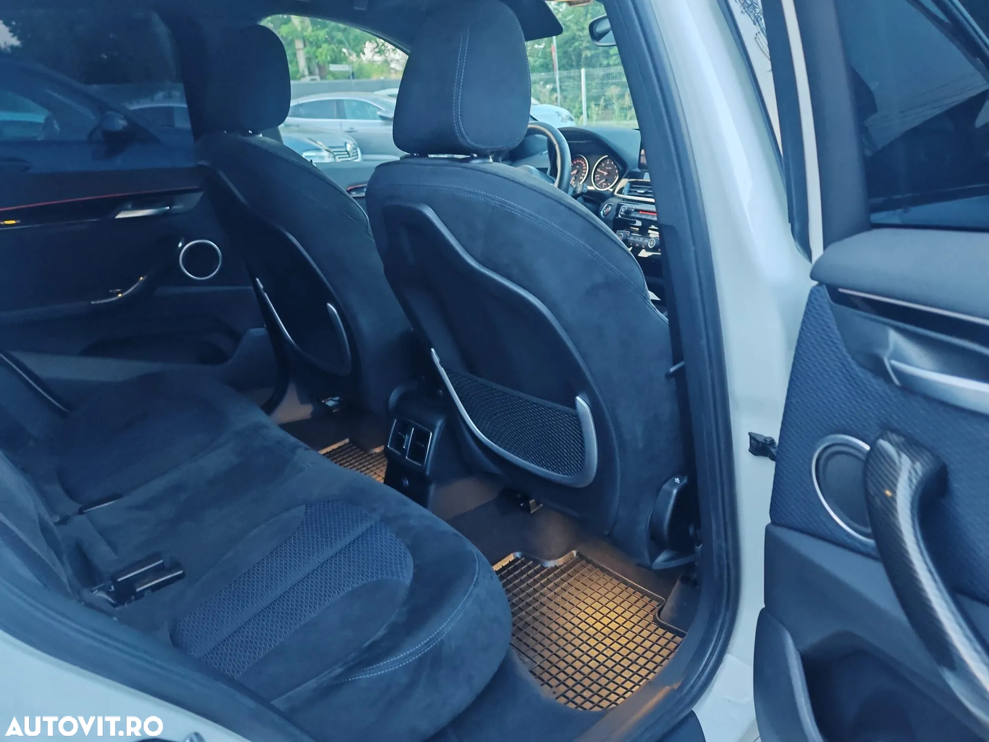 BMW X1 xDrive20i AT M Sport - 12
