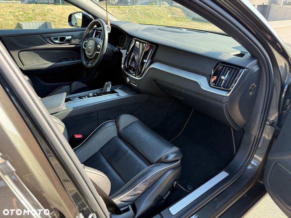 Volvo S60 B4 B R-Design - 18