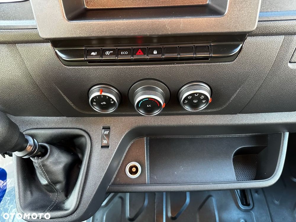 Renault MASTER PLANDEKA 9 PALET WEBASTO TEMPOMAT LEDY PNEUMATYKA KLIMATYZACJA  165KM - 32