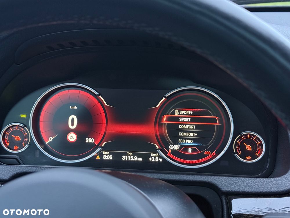 BMW Seria 5 550i Sport-Aut Modern Line - 10