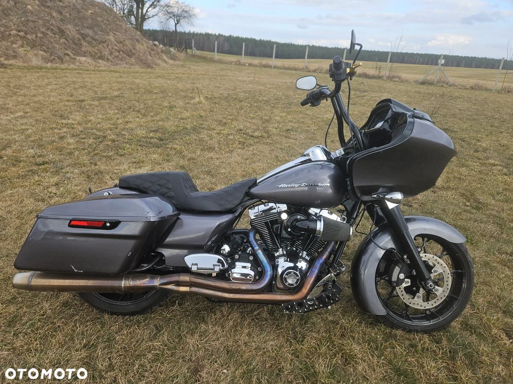 Harley-Davidson Touring Road Glide - 1