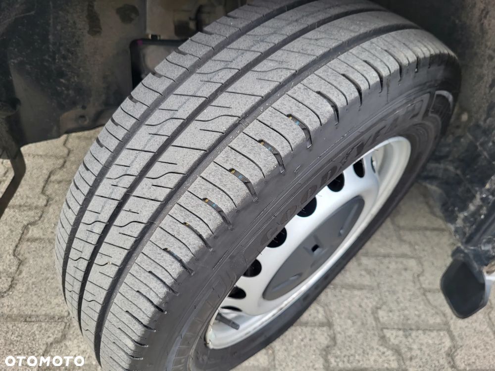 Volkswagen Nowy Transporter T7 - 10