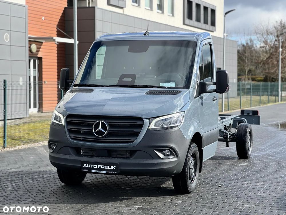 Mercedes-Benz Sprinter - 4