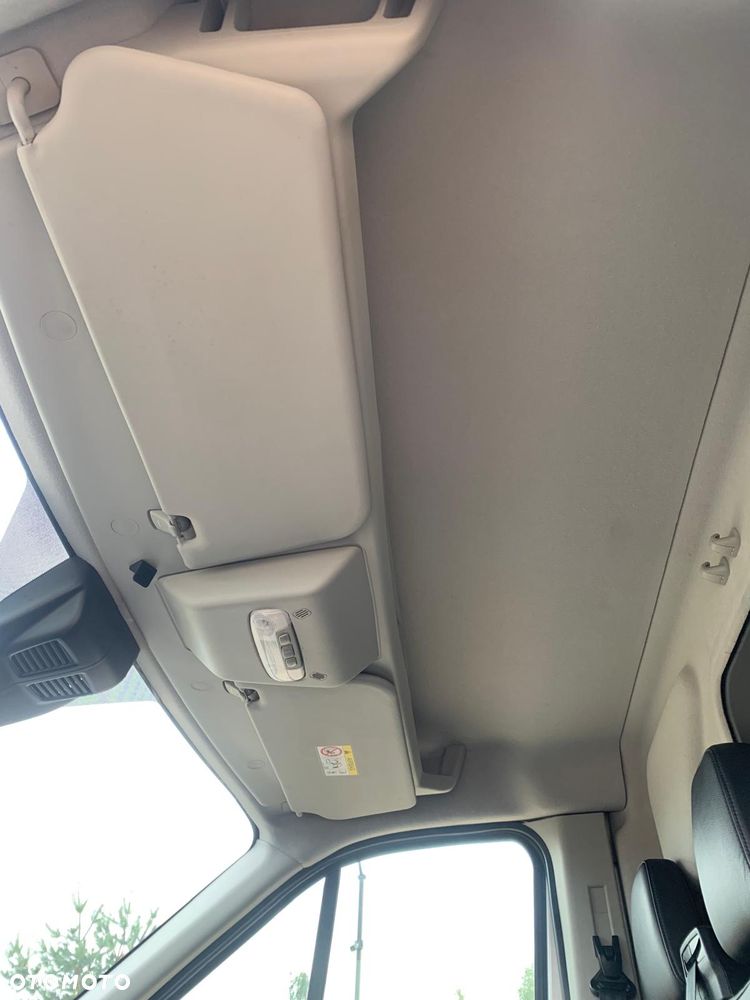 Ford Transit - 25