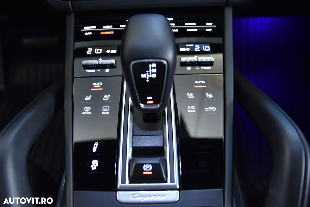 Porsche Cayenne - 19