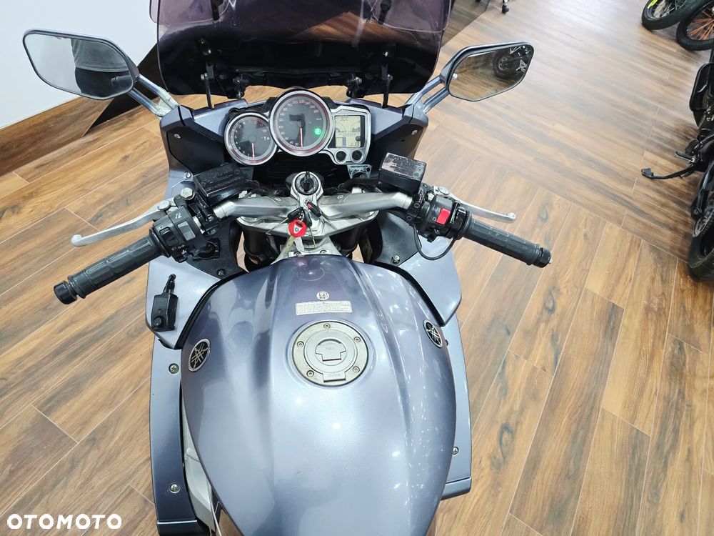 Yamaha FJR - 16