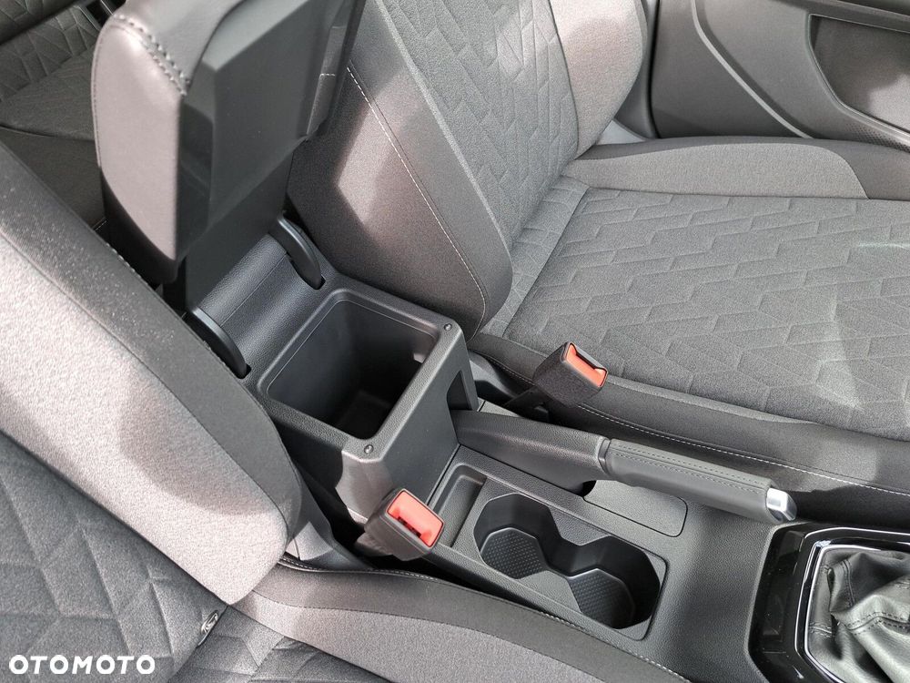 Volkswagen T-Cross - 38