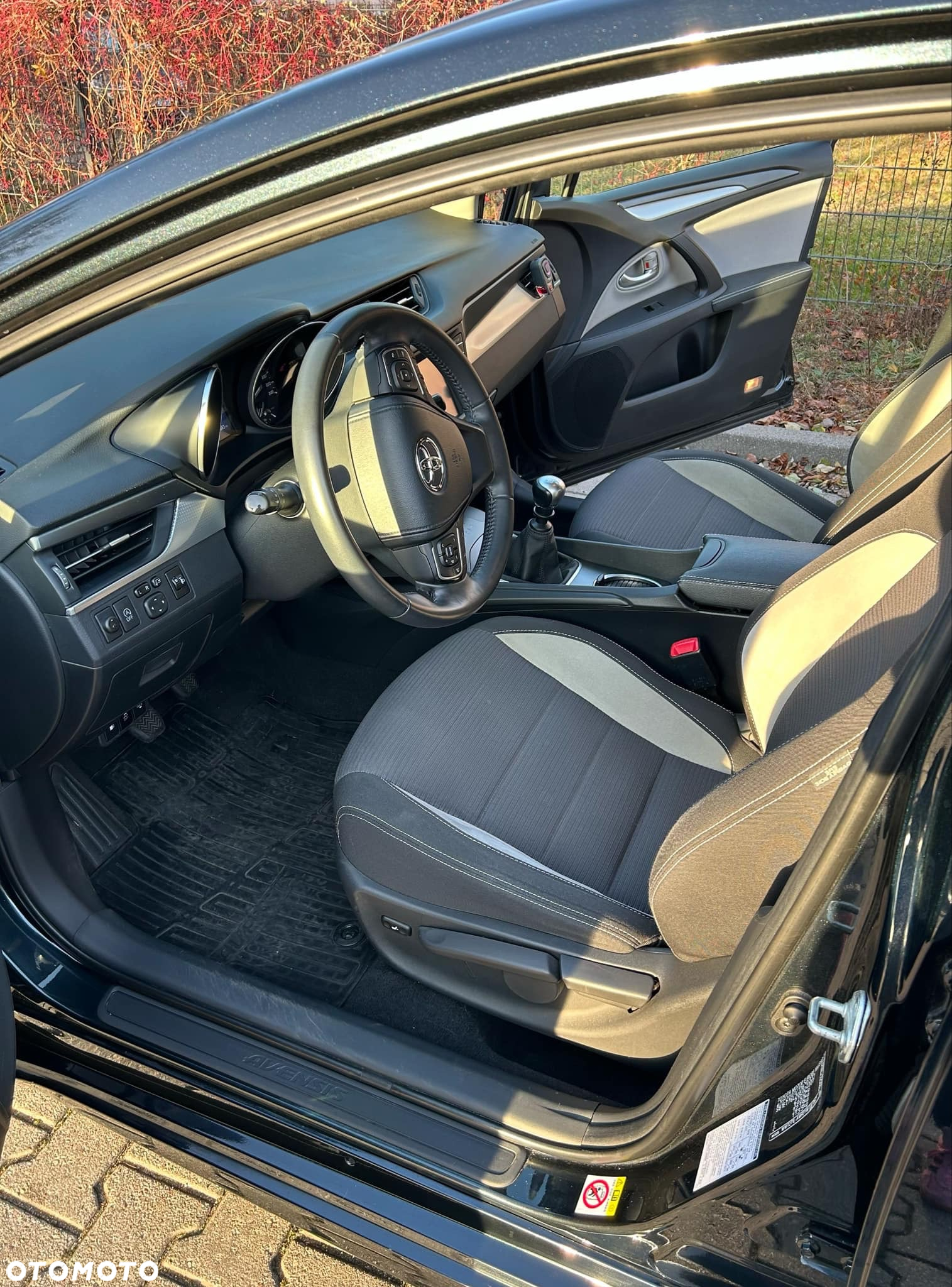 Toyota Avensis 2.0 D-4D Selection - 18